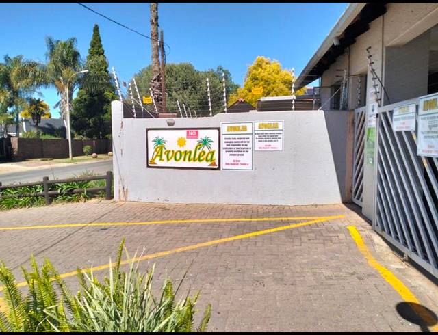 2 BEDROOM APARTMENT FOR SALE IN GLEN MARAIS